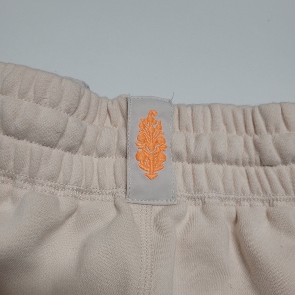 FP Movement Feeling Wavy shorts  Size medium. - Picture 11 of 11